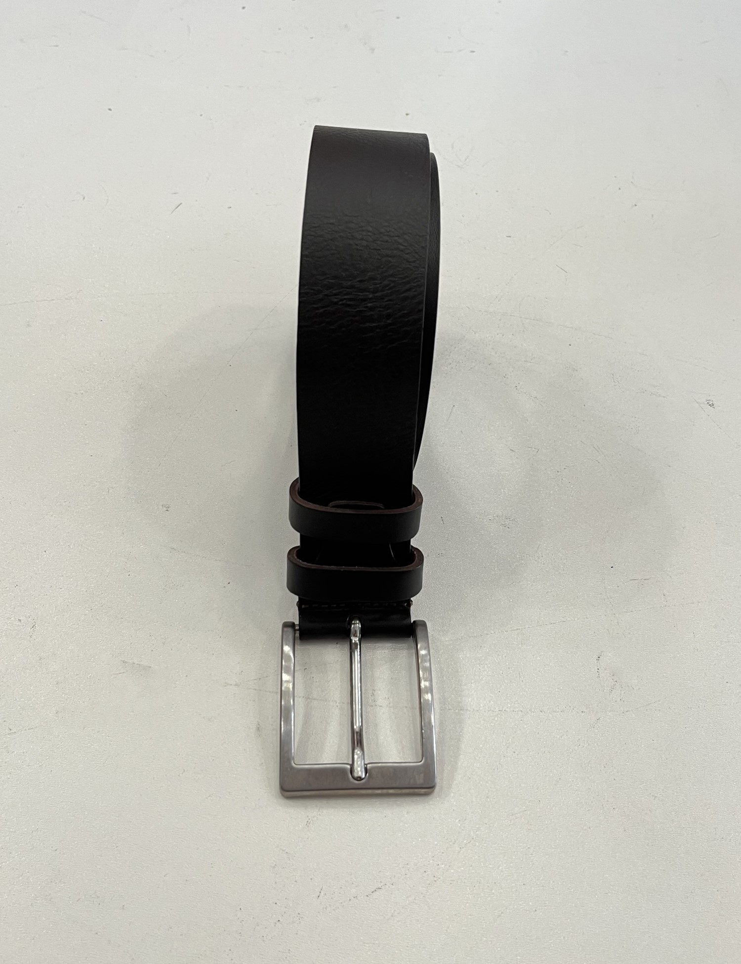 Ανδρική καφέ ζώνη δερμάτινη 250450K φωτογραφία